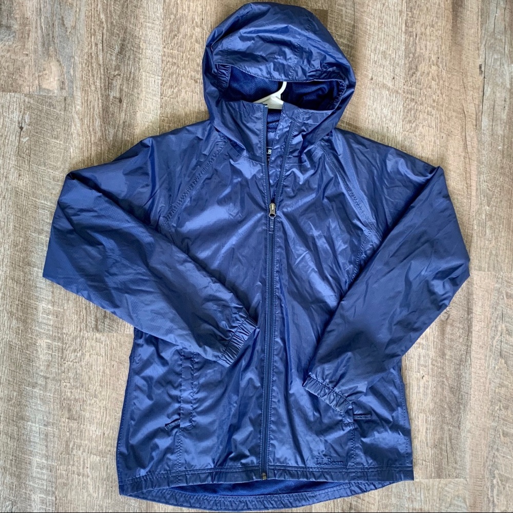 L.L. Bean bold navy nylon hooded wind breaker